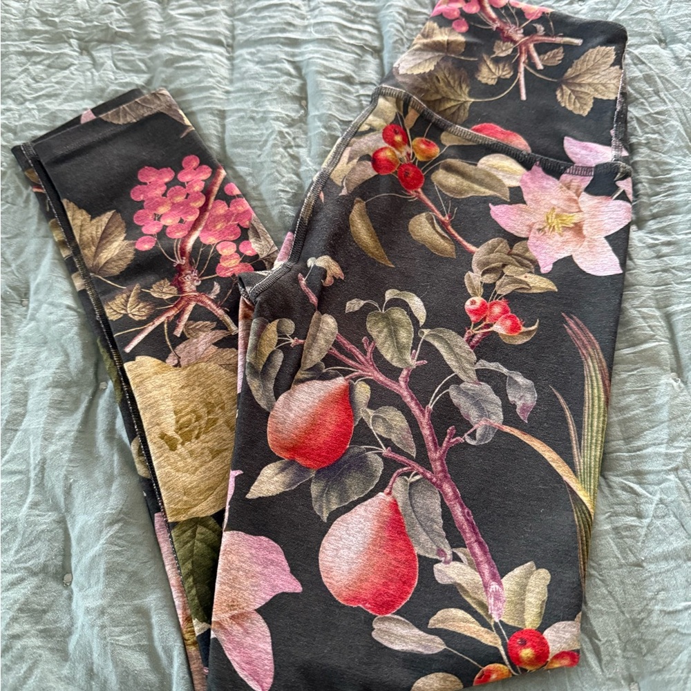 Beyond Yoga Tropical Print Leggings NWOT